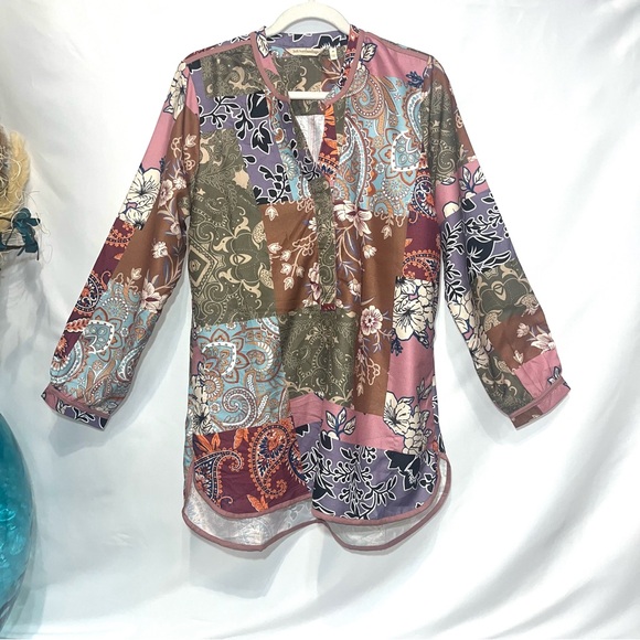 Soft Surroundings Alvadore Fleur Patchwork Print Satin Top - Picture 1 of 12